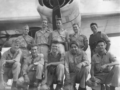 307th BG, 370th Bomb Squadron crew of B-24