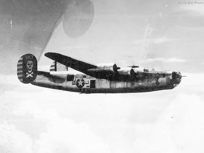 B-24J 983 42-109983 „Ho Hum” of the 90th Bomb Group