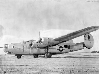 B-24 42-78668 „GIRL CRAZY” 454th Bomb Group