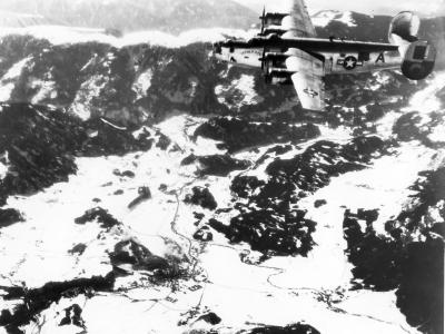 B-24J 42-51536 „PATRICIA ANN” over the Alps