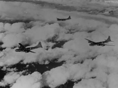 B-29 of the 444th BG over Hump 21 November 1944