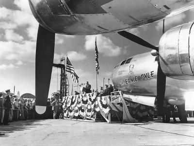 Unveiling of B-29 Superfortress „The Ernie Pyle”