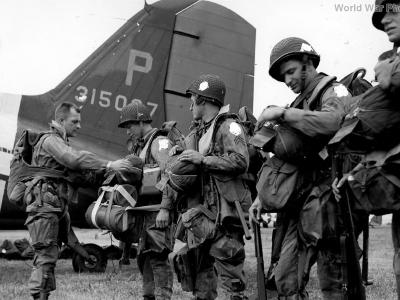 101st Airborne Division Paratroops