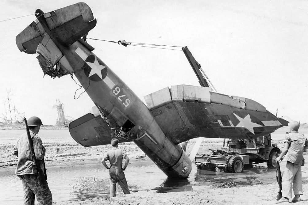 F4U-1 Corsair white 576 „Marines Dream” of VMF 214 flown by 1Lt Ed Olander after it crashed at Torokina Bougainville during 1943