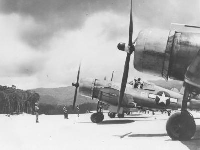 Marine F4U-1