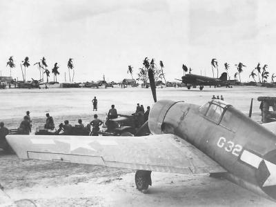 Admiral Nimitzs Plane Landing on Tarawa Airfield 1943. F6F-3 Hellcat G32