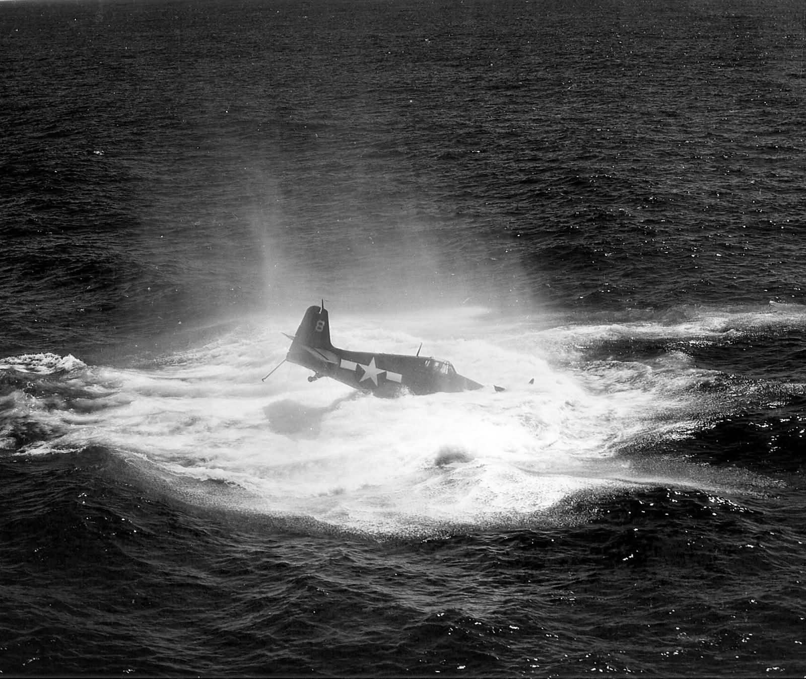 F6F Hellcat #8 of the VF-17, USS Hancock lands on water July 6, 1944