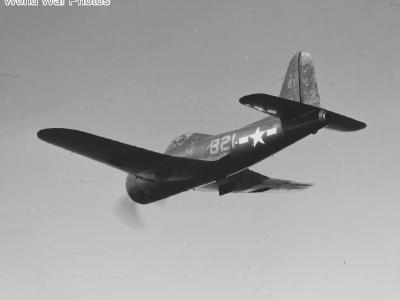 FR-1 code B21 of the VF-66 in flight 1945