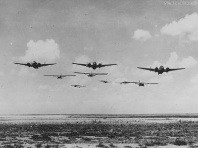 Lodestars towing Waco Gliders Texas