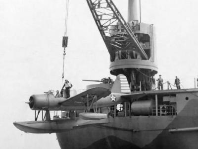 Lowering OS2U-2 USS Pocomoke