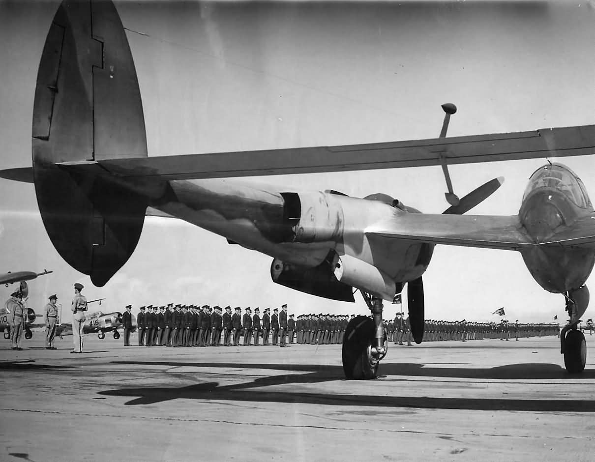 P-38 Lightning Frames Aviation Cadets on Graduation Day at Moore Field