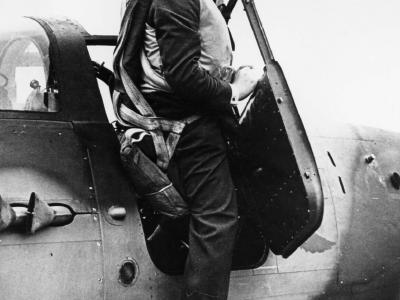 S/Ldr Gracie of No. 601 Sqn RAF Duxford 1941
