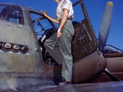 P-39 WAC Mechanic