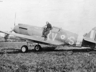 Tomahawk IIA XV-S AH942 of No. 2 Squadron RAF