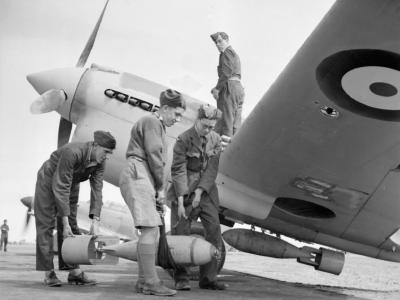 Kittyhawk Mk I with bombs Egypt