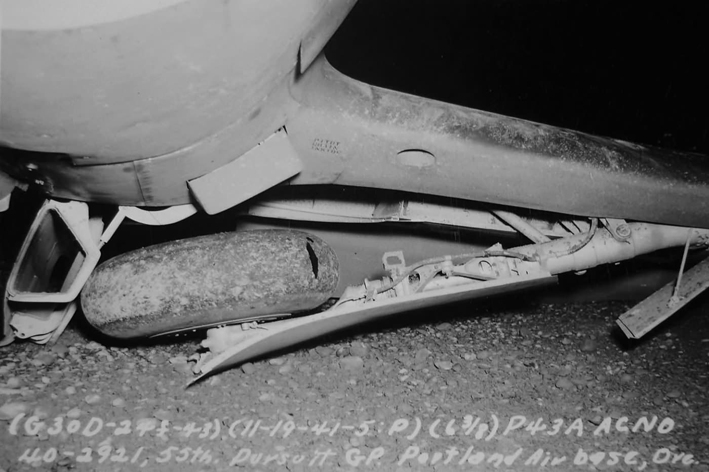 P-43A serial 40-2921 of the 55th Pursuit Group – landing gear