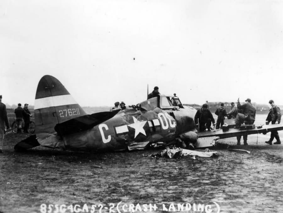 356th Fighter Group P-47 42-76211 „Princess Jocelyn” after crash landing at Martlesham Heath