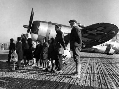 P-47D Thunderbolt of the 404th Fighter Squadron, 371st Fighter Group
