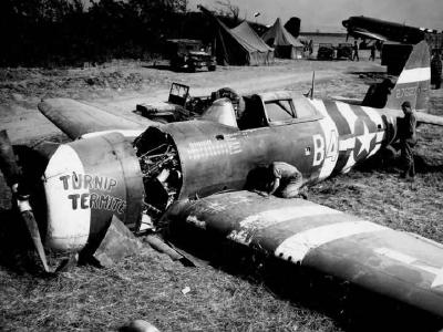 Republic P-47 Thunderbolt of the 9th AF 2
