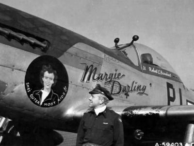 Capt Robert Barnhart of the 360th FS 356th Fighter Group and P-51D Mustang 44-15189 „Margie Darling” Code PI-B