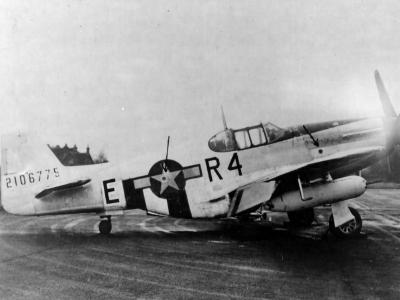 P-51B Mustang 42-106775 code R4-E With Gun Pods