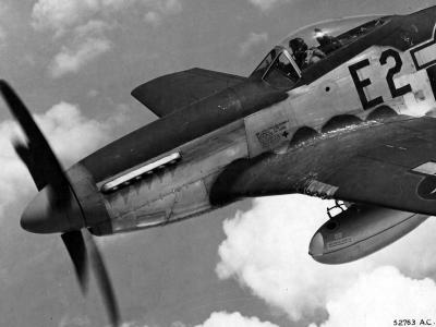 P-51D 44-13926 E2-S 375th FS, 361st Fighter Group July 1944
