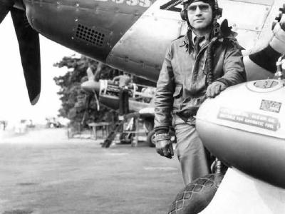 Pilot Col Mayden of the 352nd FG P-51D Mustang „Straw Boss 2” 44-14111 PE-X