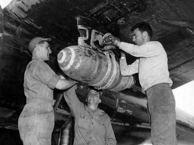Northrop P-61 Black Widow Bomb Loading