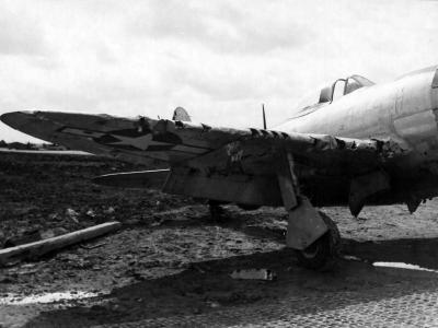 Damaged P-47 Thunderbolt Italy