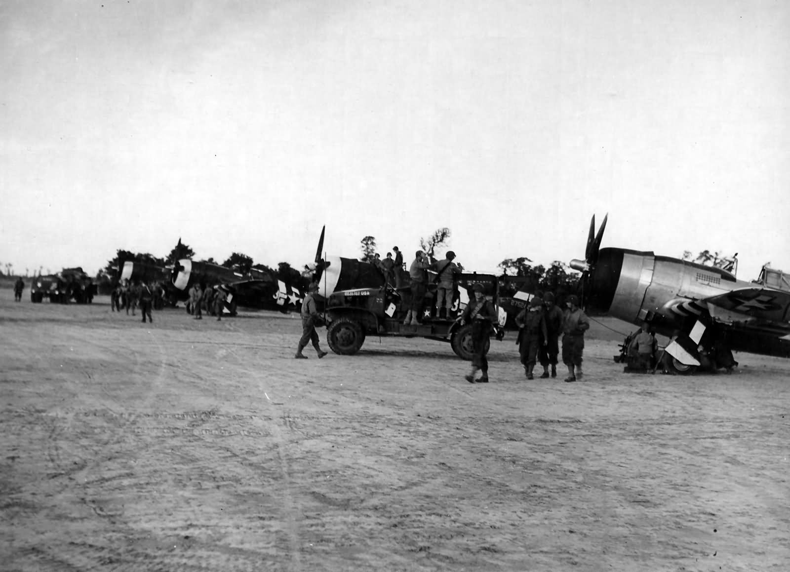 P-47D Thunderbolt 42-75244 D3-M of the 397th FS, 368th FG
