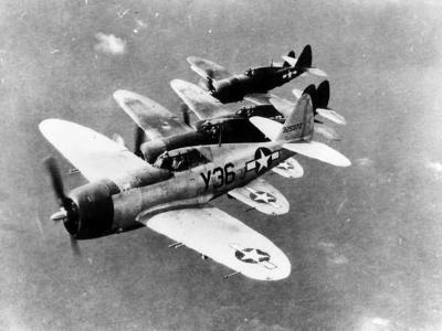 formation of P-47 Thunderbolts
