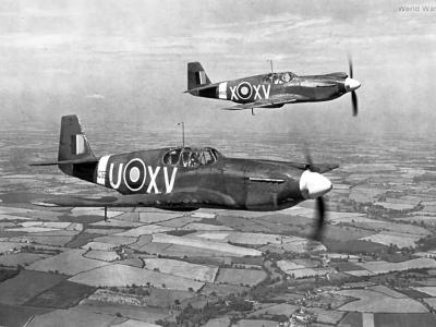 Mustangs AG550 XV-U and XV-X of No. 2 Squadron RAF