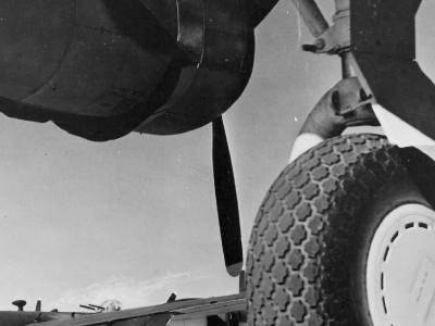 PB4Y-2 main landing gear