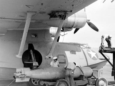 PBY-5A Catalina torpedo Loading