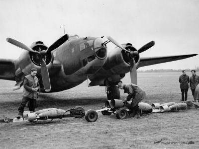Ventura RAF BOMBING UP 21