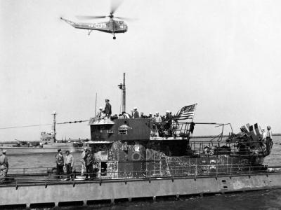 HNS-1 over U-858 Cape Henlopen, Delaware 14 May 1945