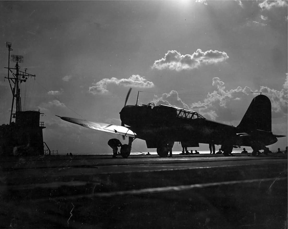 SB2U Vindicator training aircraft carrier USS Sable IX-81 Lake Michigan