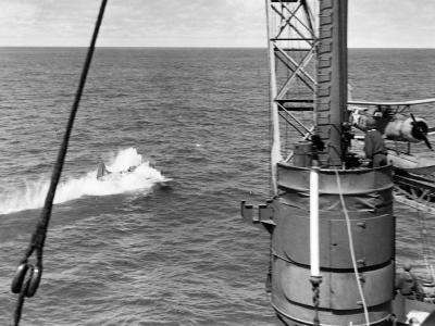 SBD-3 of VB-3 ditching near USS Astoria (CA-34), Battle of Midway, 4 June 1942