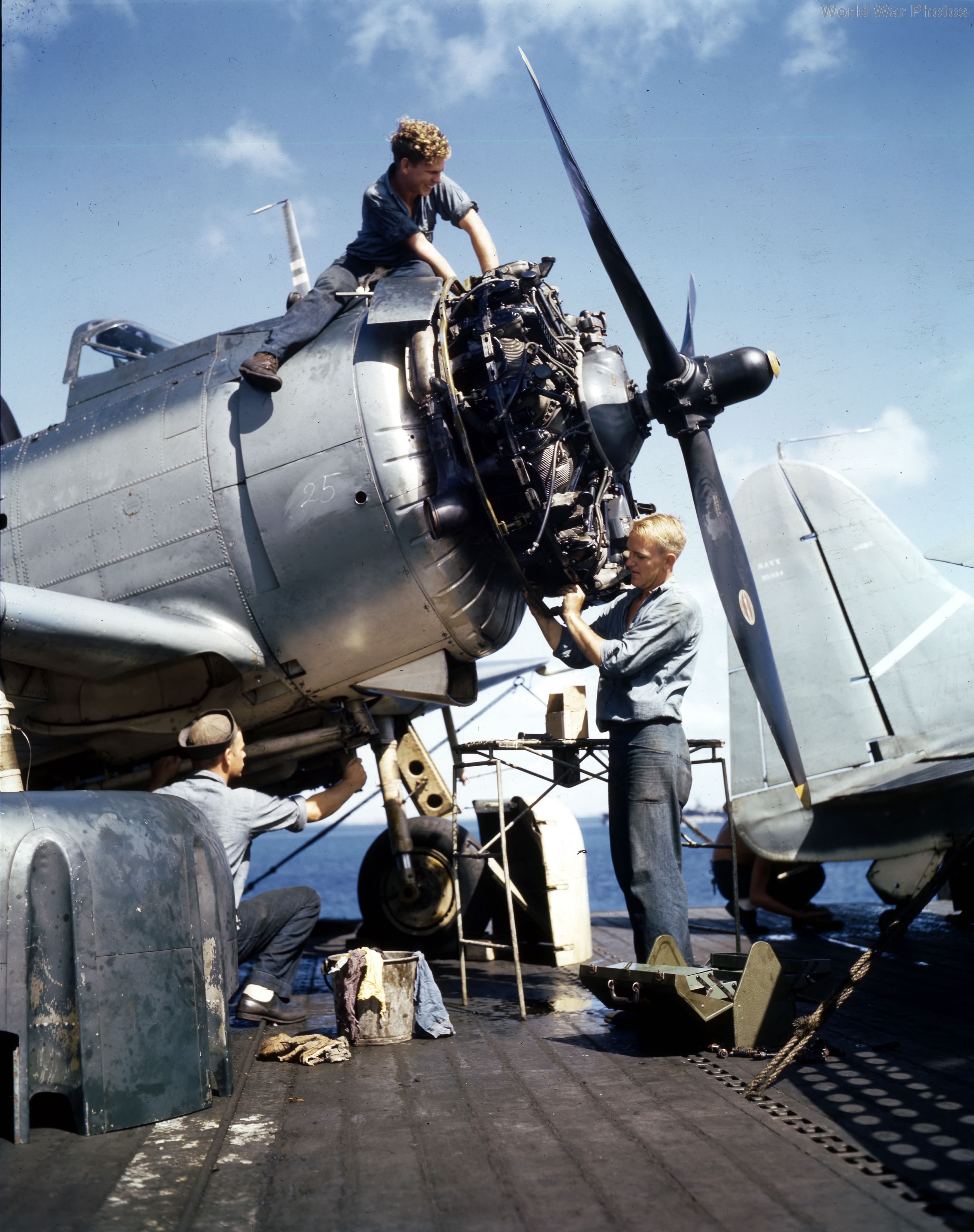 Mechanics overhaul engine SBD