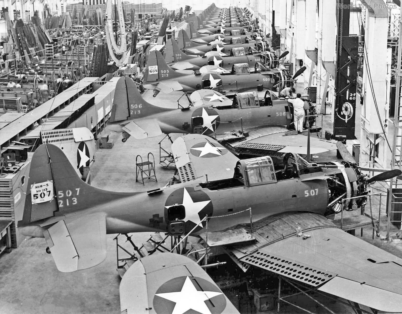 SBD-5 Dauntlesses