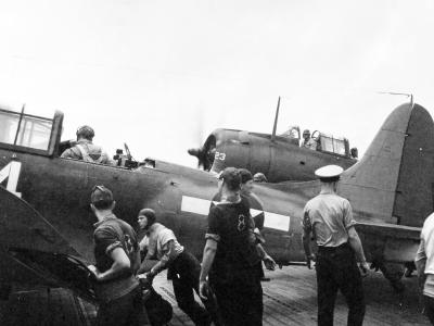 SBD-5 USS Yorktown