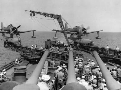 Curtiss SC Seahawks ready to be catapulted from USS Los Angeles (CA-135) – 1945