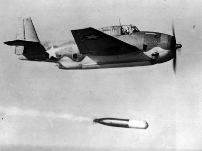 TBF-1 Avenger code 4-T-2 of the VT-4 dropping torpedo 1942