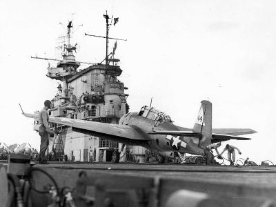 TBM-1C „44” on deck of USS Enterprise