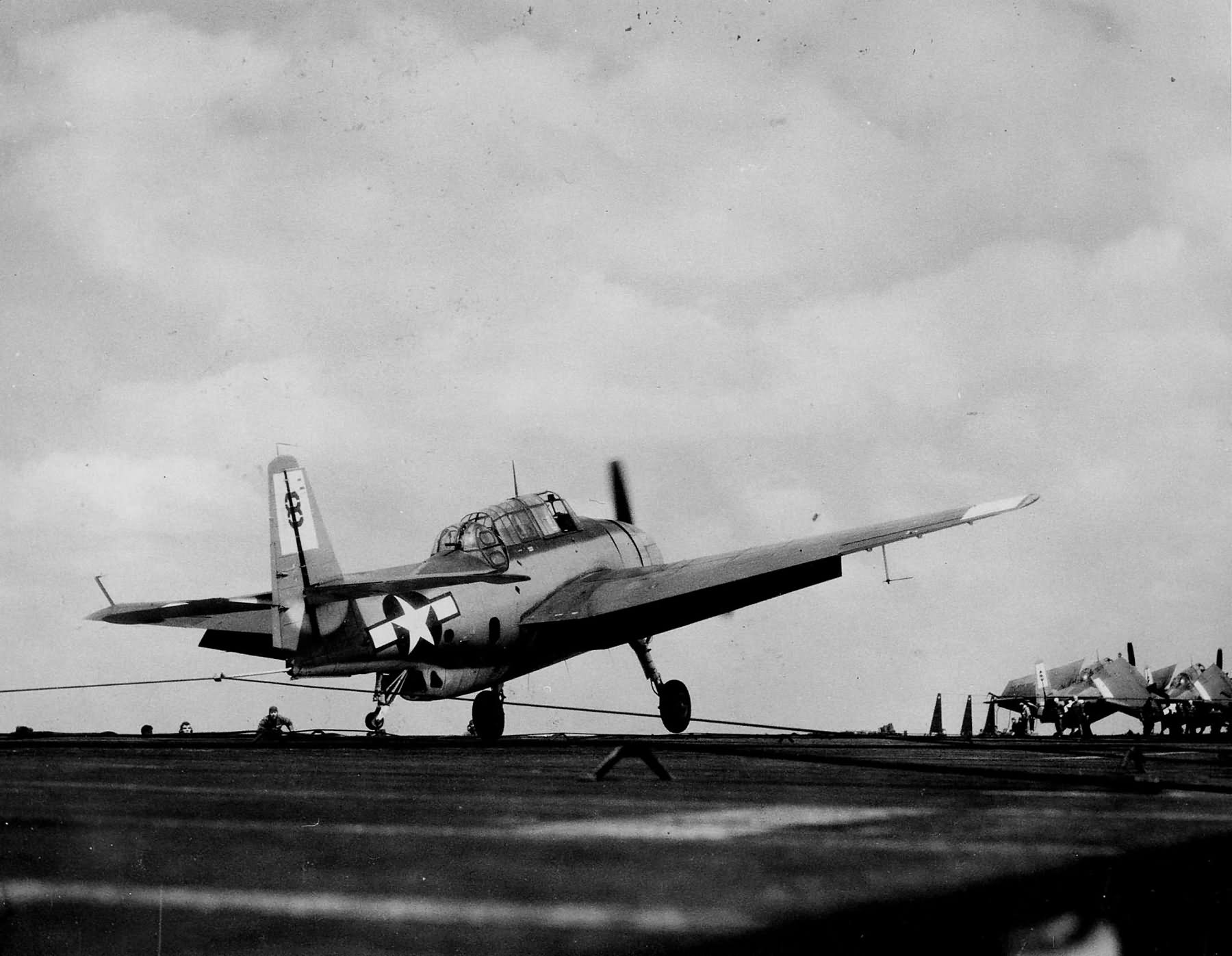 TBM Avenger „8” of the VT-45 pictured catching a wire on the flight deck of the aircraft carrier USS San Jacinto (CVL-30) on March 21, 1945