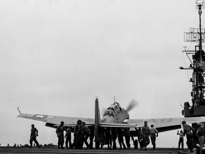 Avenger lands aboard USS Nassau 6 September 1943