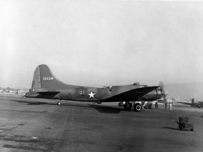 Escort bomber XB-40 Lockheed Vega factory airfield,14 November 1942