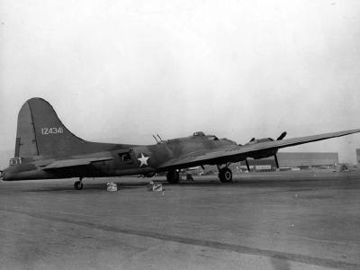 Escort bomber XB-40 on the ground 1942