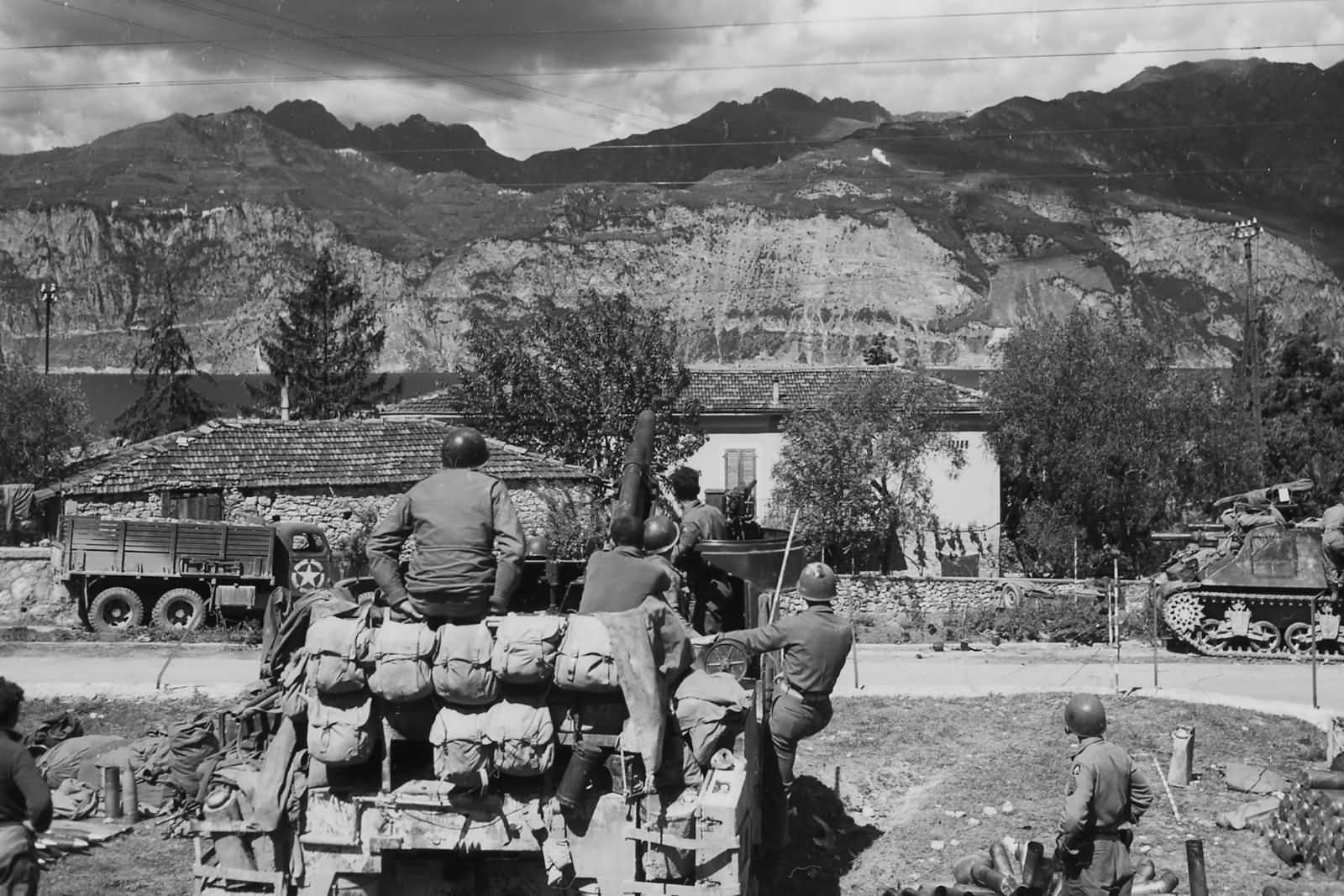 10th Mountain Division M7 Priest Firing Near Lake Garda Italy 1945