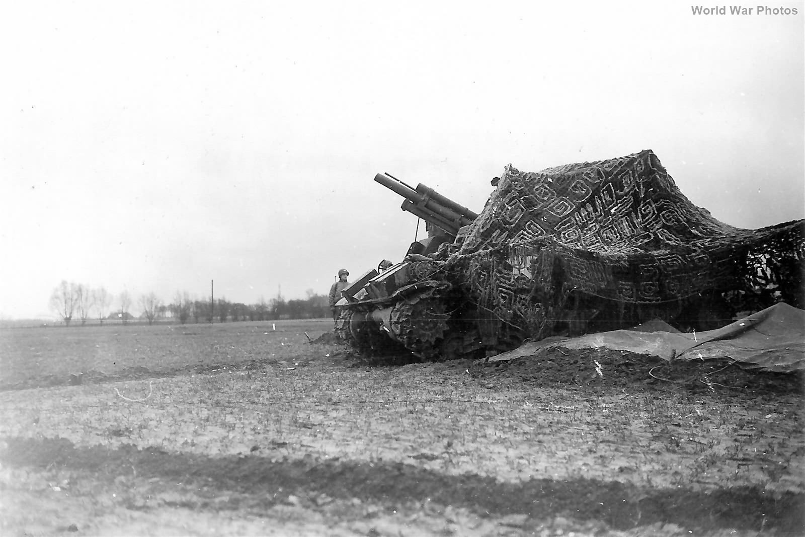 M7 of 5th AD fires on German ammo barges Rhine River 5 March 1945